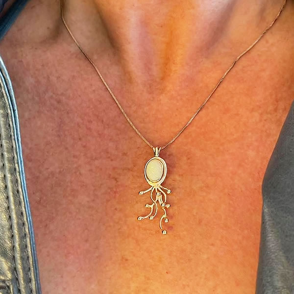 Royal Opal Olivas hanger bij klant