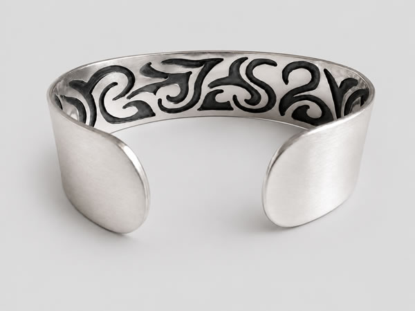 Van tattoo naar armband in opdracht 1
