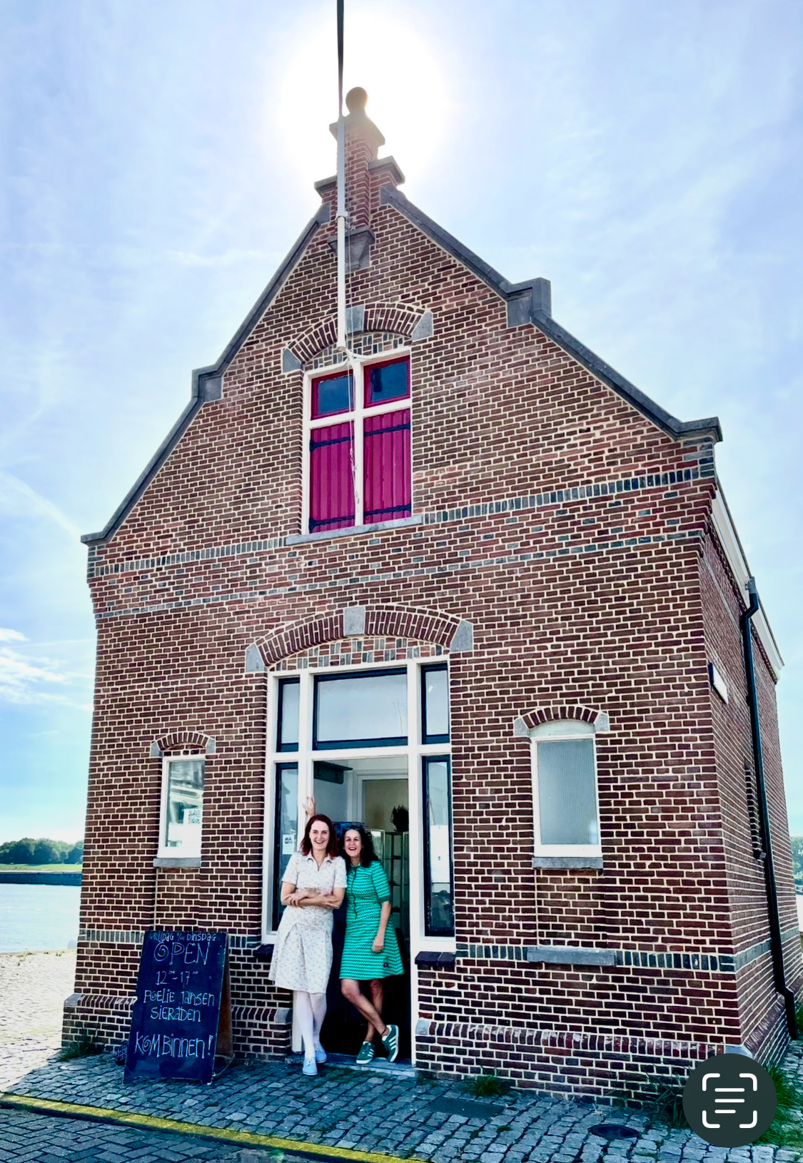 Douanehuisje Maasluis met Poelie